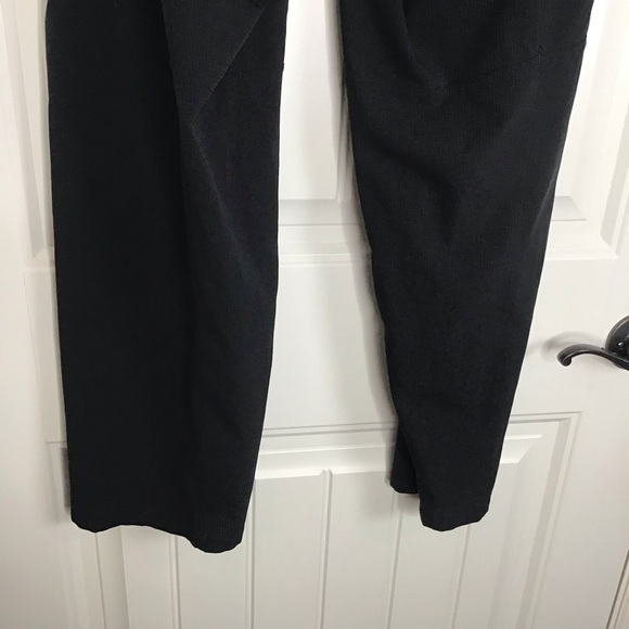 Lululemon Ventlight Cargo Mid Rise Crop in Black Size 8. - Picture 8 of 11